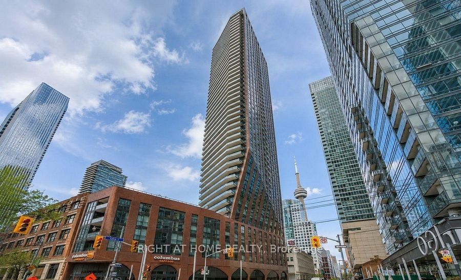99 W John Street 208, Toronto, ON M5V 0S6