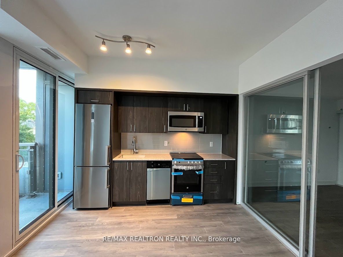 1 Cardiff Road 308, Toronto, ON M4P 0G2 photo 3