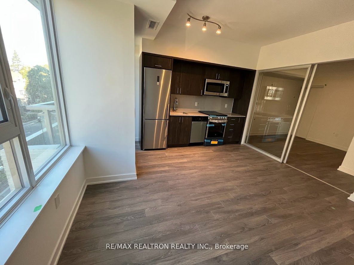 1 Cardiff Road 308, Toronto, ON M4P 0G2 photo 4