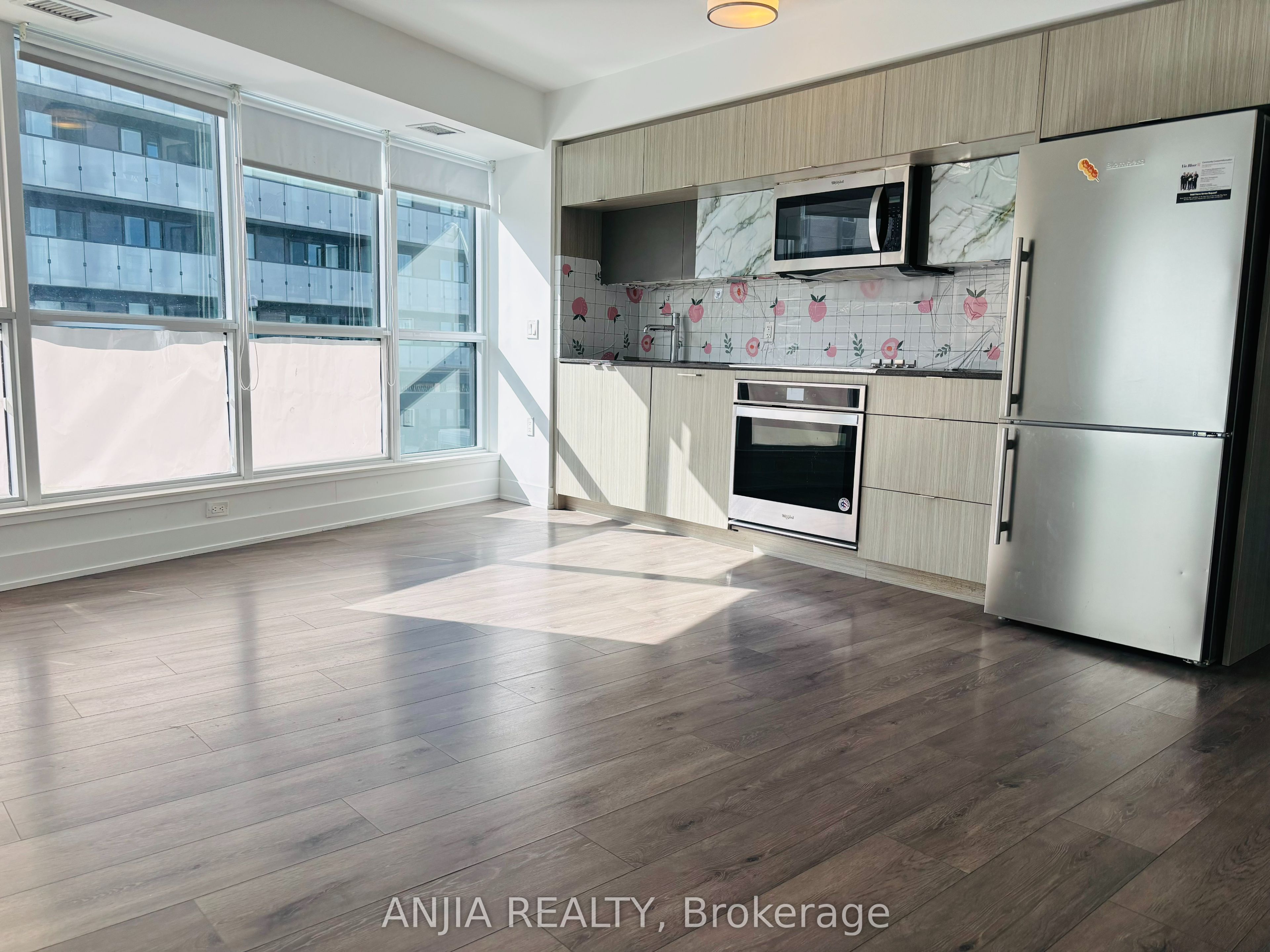 585 Bloor Street E 622, Toronto, ON M4W 0B3 photo 2