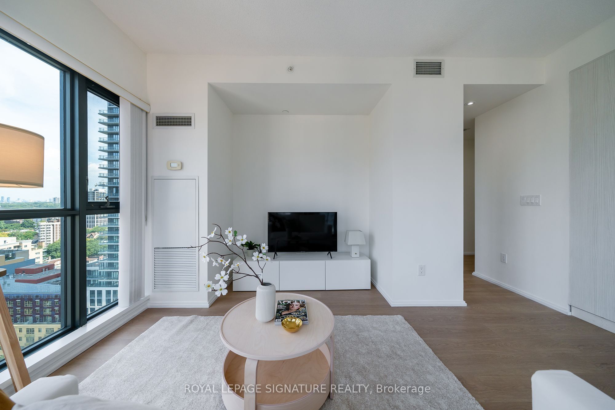 159 Dundas Street E 1809, Toronto, ON M5B 1E4 photo 4
