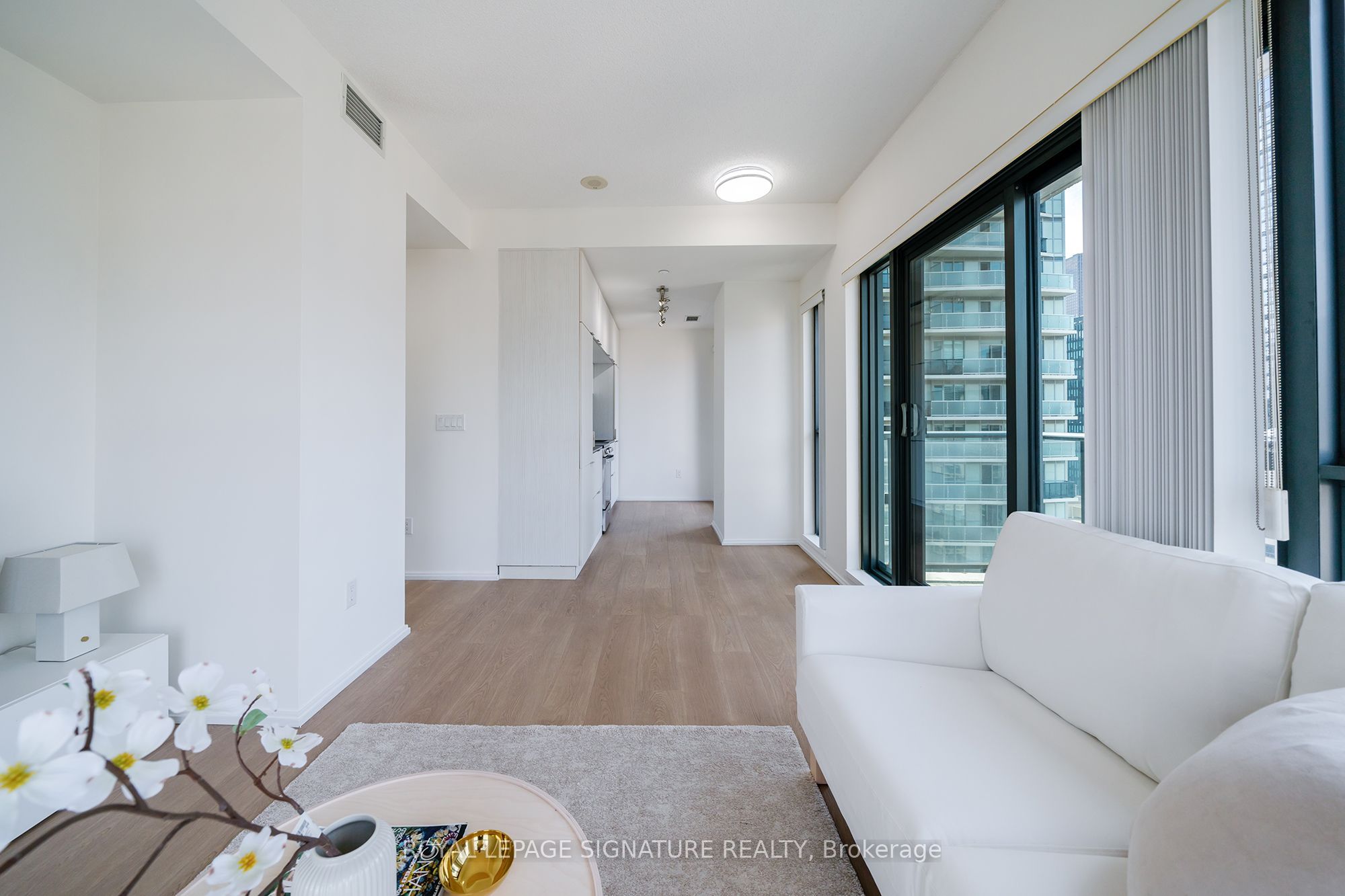 159 Dundas Street E 1809, Toronto, ON M5B 1E4 photo 5