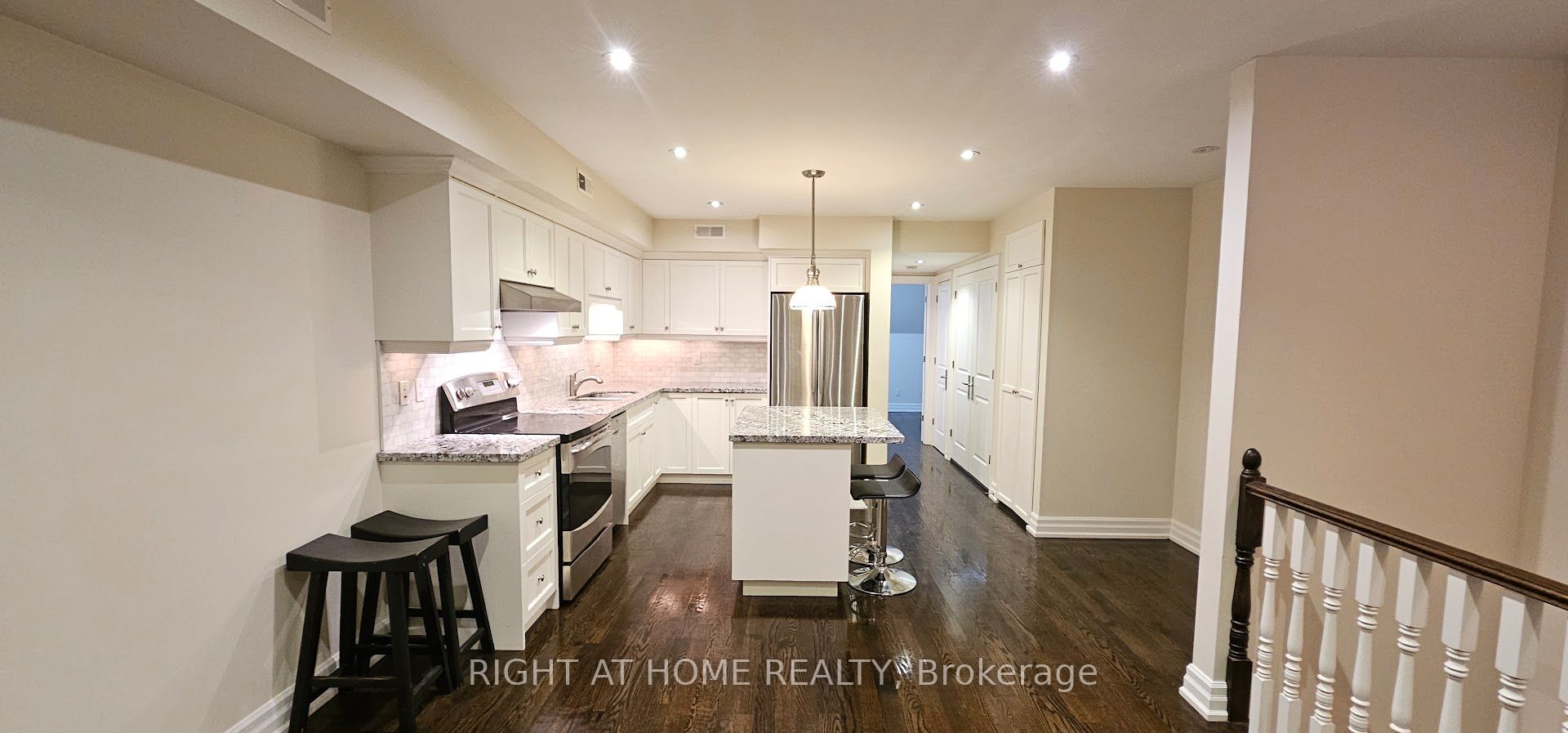 730 Shaw Street, Toronto, ON M6G 3L7 photo 4