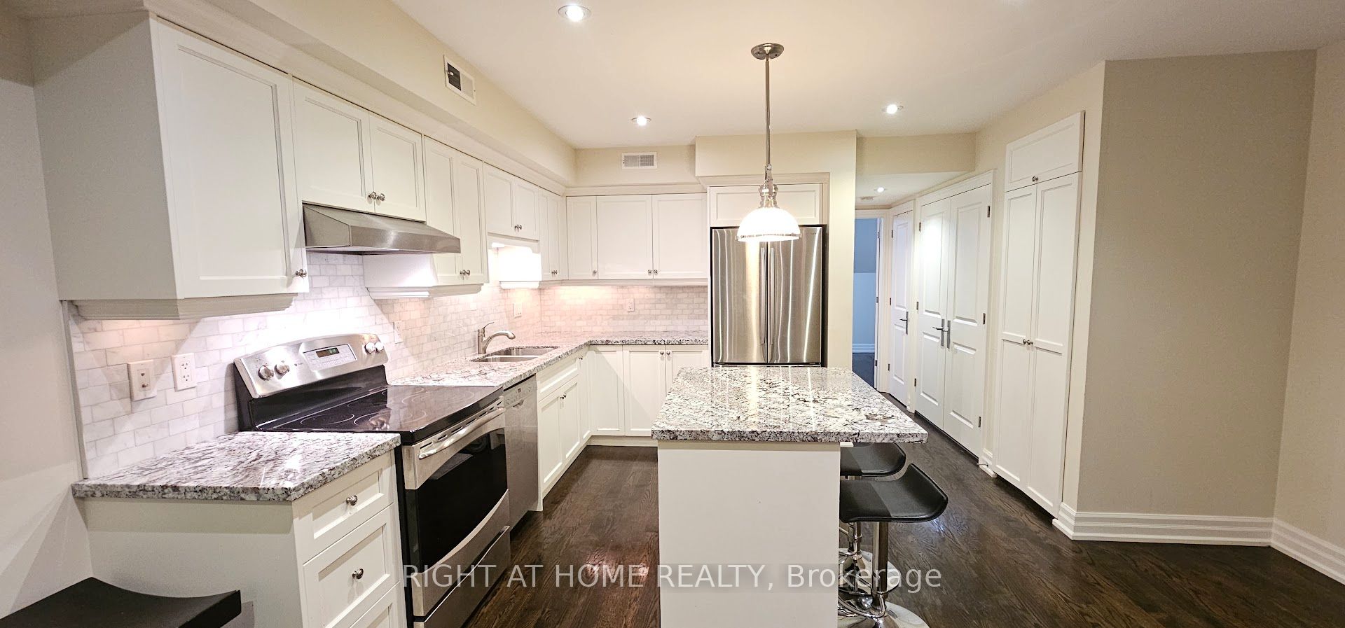730 Shaw Street, Toronto, ON M6G 3L7 photo 5