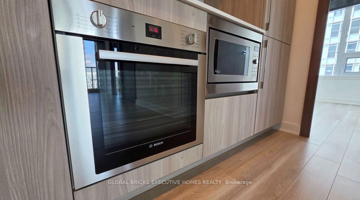 17 Bathurst Street 2206, Toronto, ON M5V 0N1 photo 5