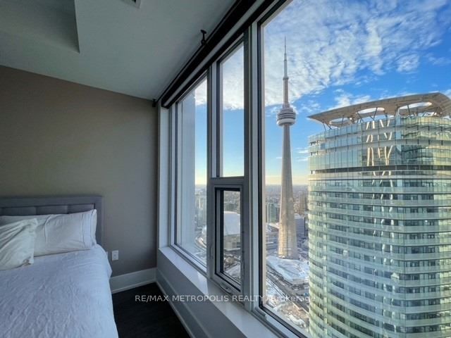10 York Street 6101, Toronto, ON M5J 2L9 photo 2