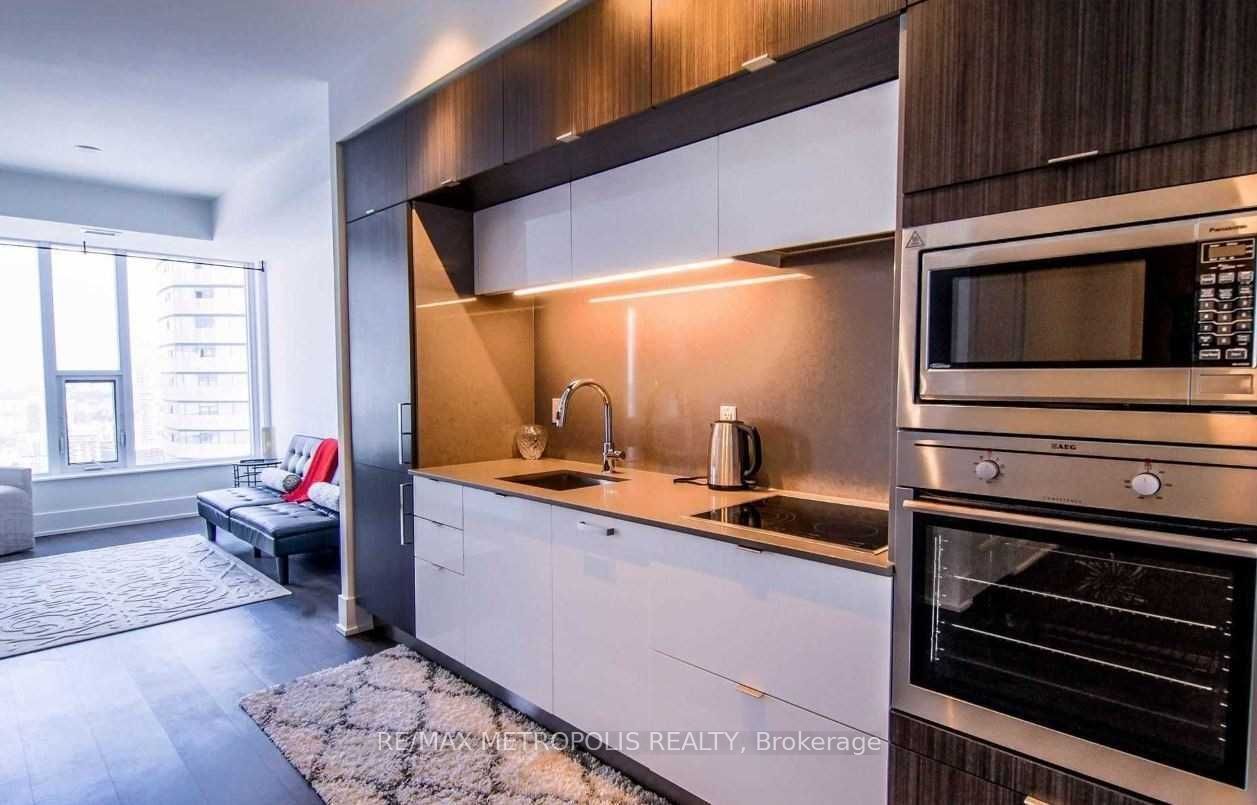 10 York Street 6101, Toronto, ON M5J 2L9 photo 3