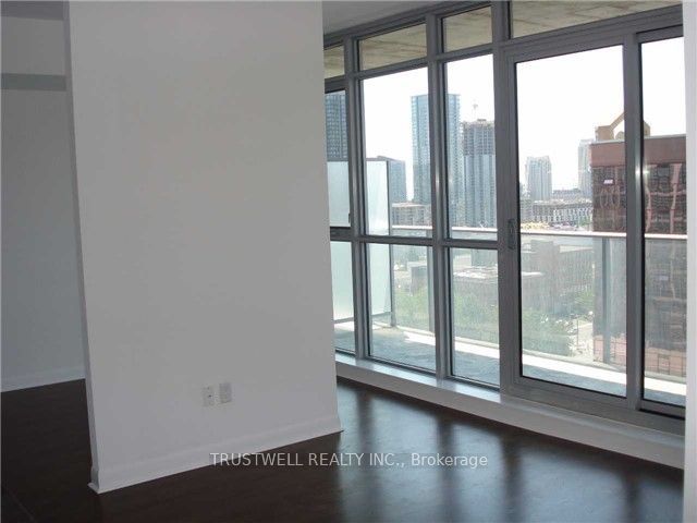 375 King Street W 1510, Toronto, ON M5V 1K5 photo 3
