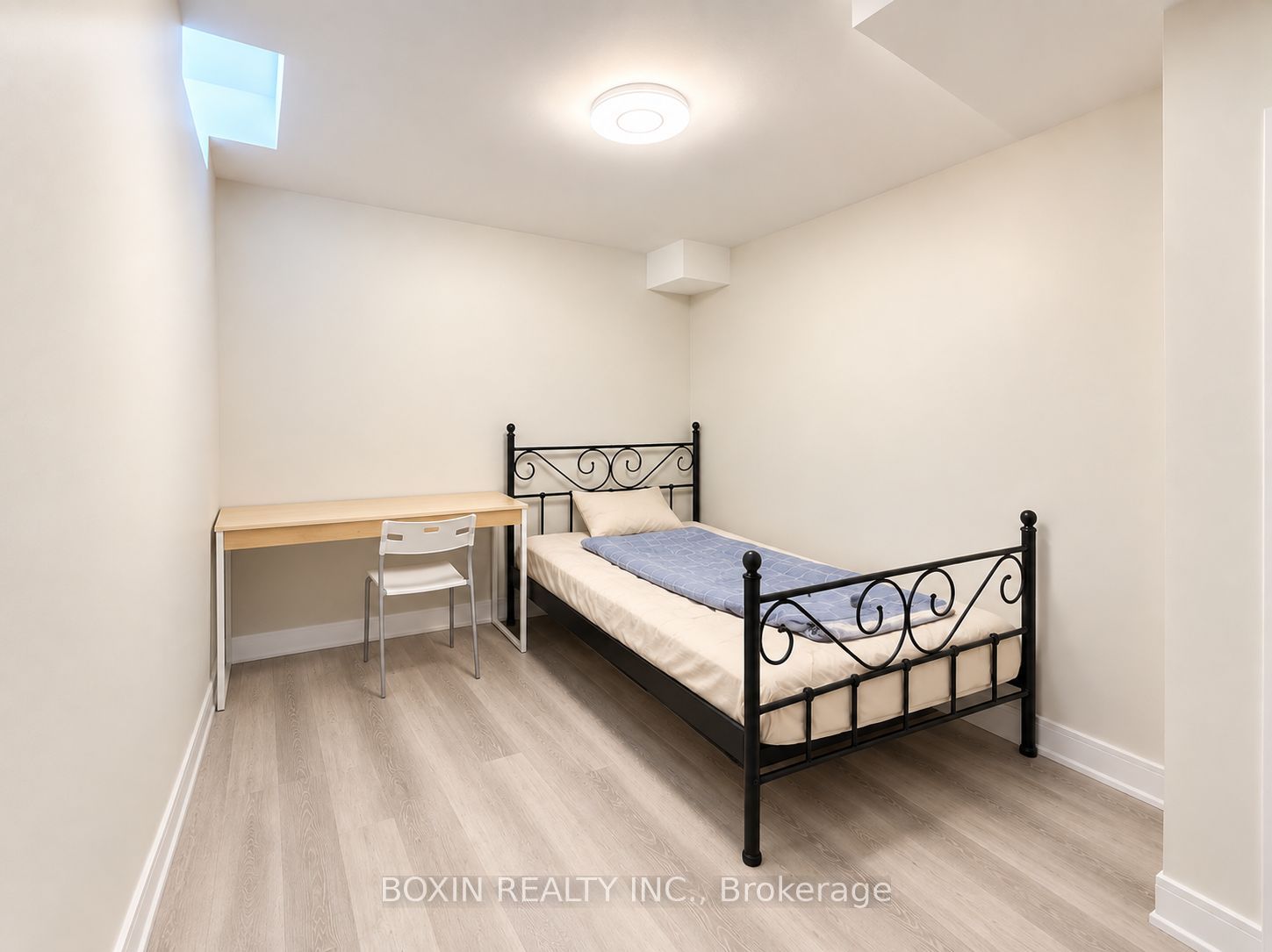 16 Queen Magdalene Place Basement Room 1, Toronto, ON M2H 0A6 photo 2