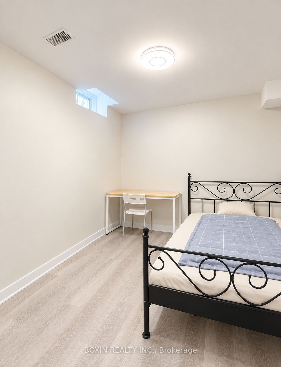 16 Queen Magdalene Place Basement Room 1, Toronto, ON M2H 0A6 photo 3