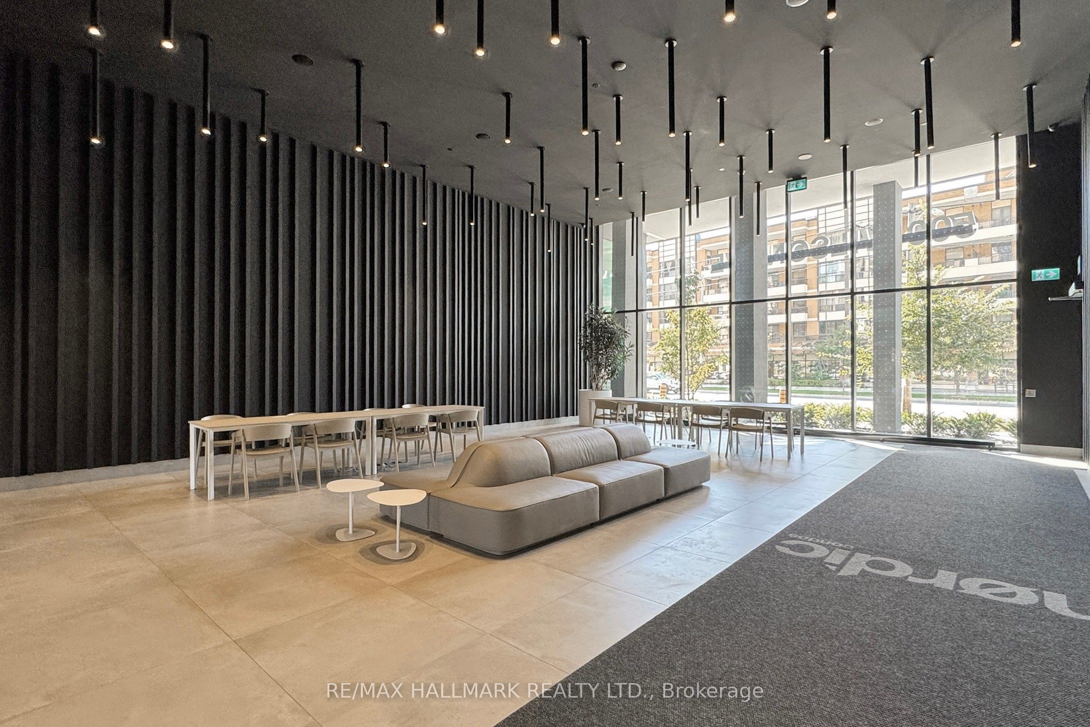 500 Wilson Avenue 424, Toronto, ON M3H 0E5 photo 3