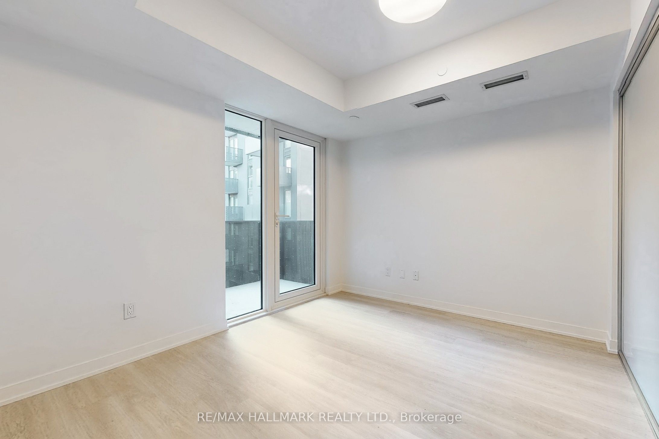 500 Wilson Avenue 424, Toronto, ON M3H 0E5 photo 5