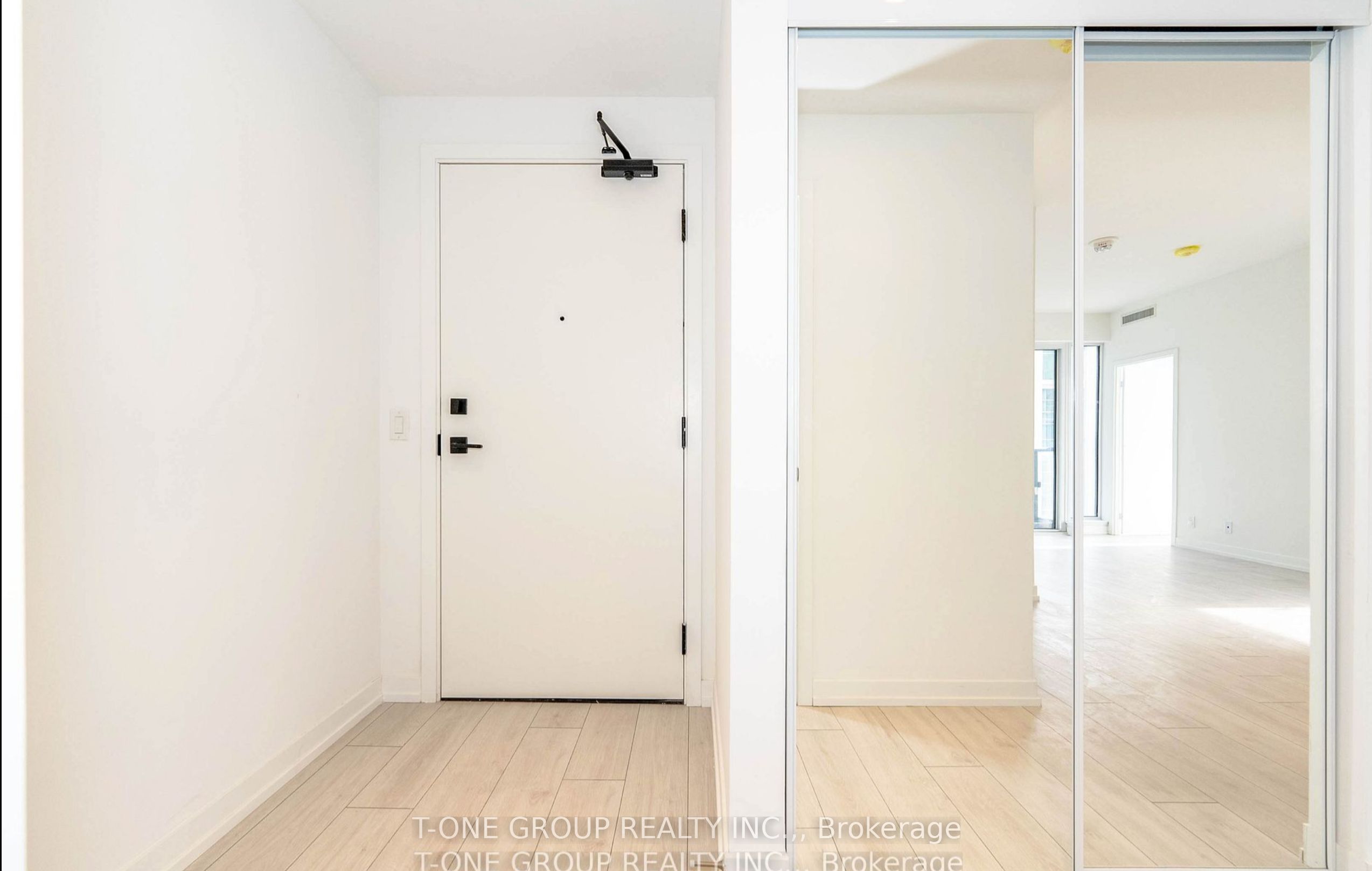 55 Mercer Street 1202, Toronto, ON M5V 0W4 photo 4