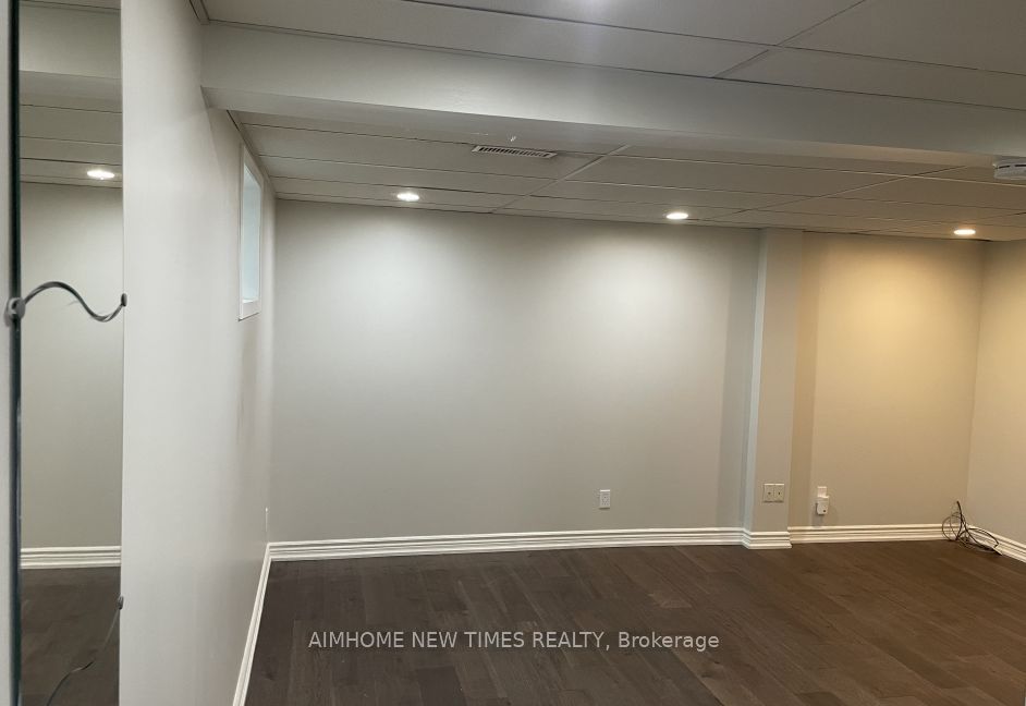 70 Apple Gate Crescent BSMT, Toronto, ON M2H 2R4 photo 2