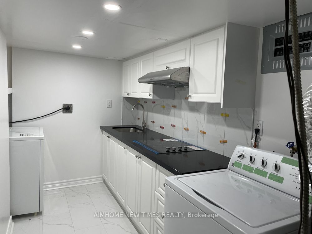 70 Apple Gate Crescent BSMT, Toronto, ON M2H 2R4 photo 4