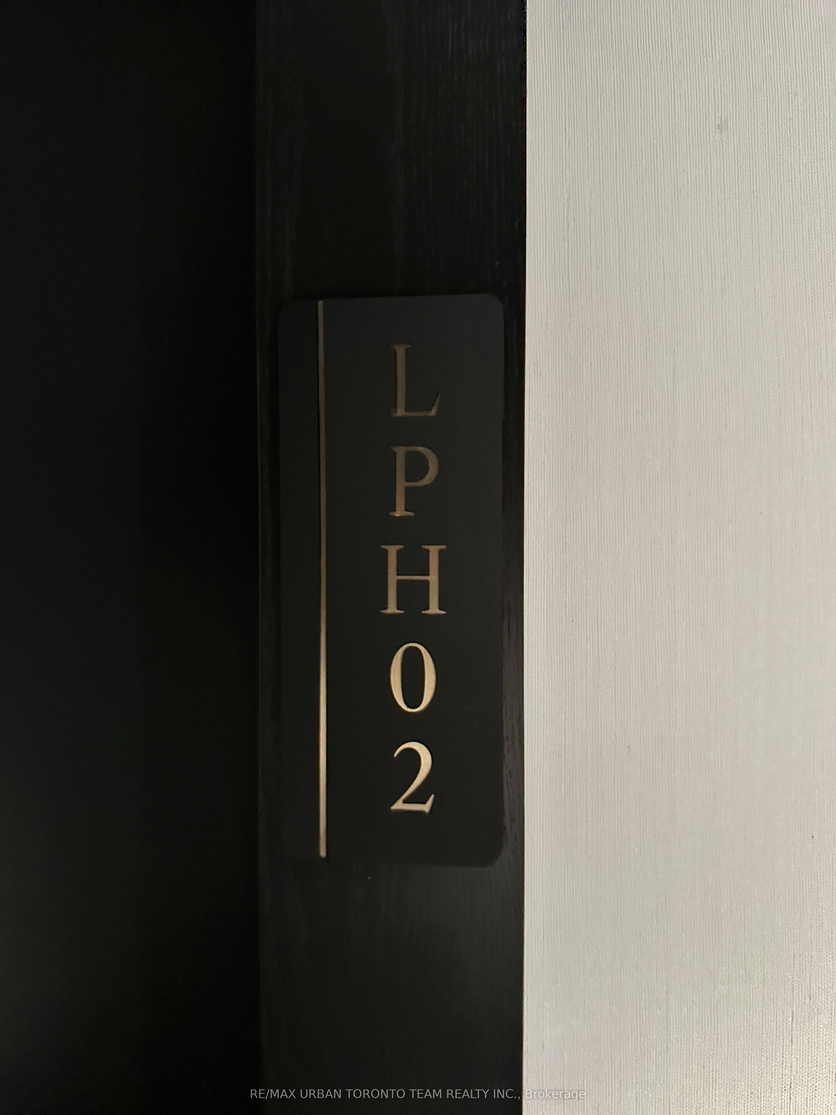 117 Broadway Avenue 3702 (LPH-02), Toronto, ON M4P 1V3 photo 2