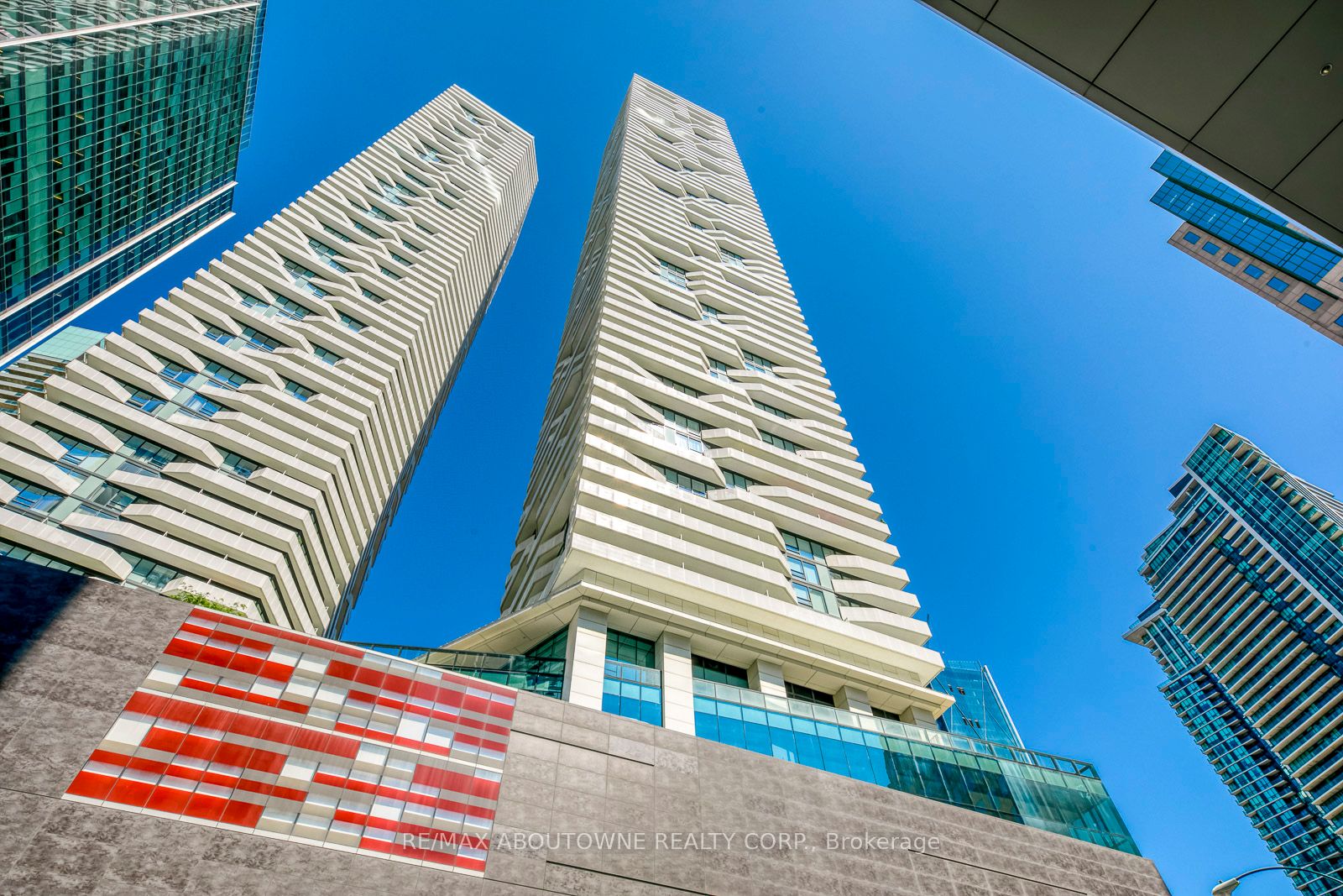 88 Harbour Street 4906, Toronto, ON M5J 0C3 photo 2