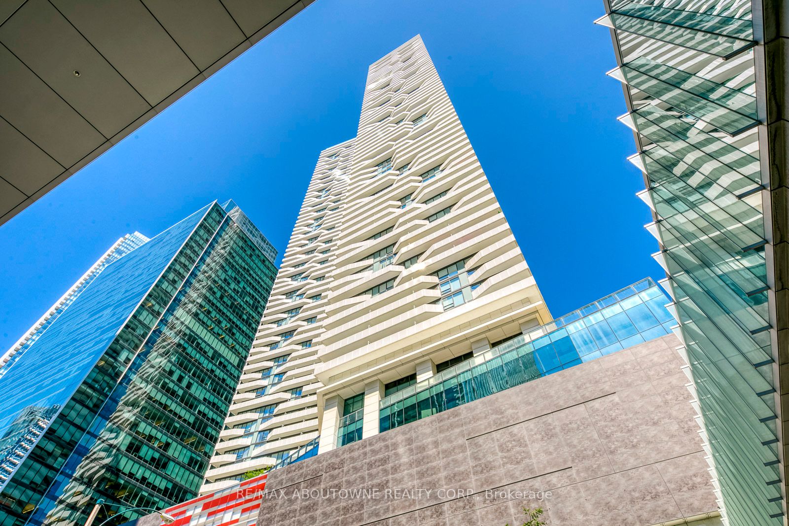 88 Harbour Street 4906, Toronto, ON M5J 0C3 photo 3