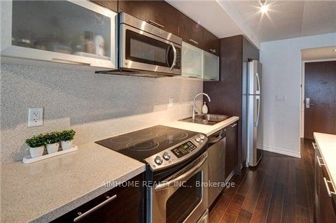 386 Yonge Street 1405, Toronto, ON M5B 0A5 photo 5