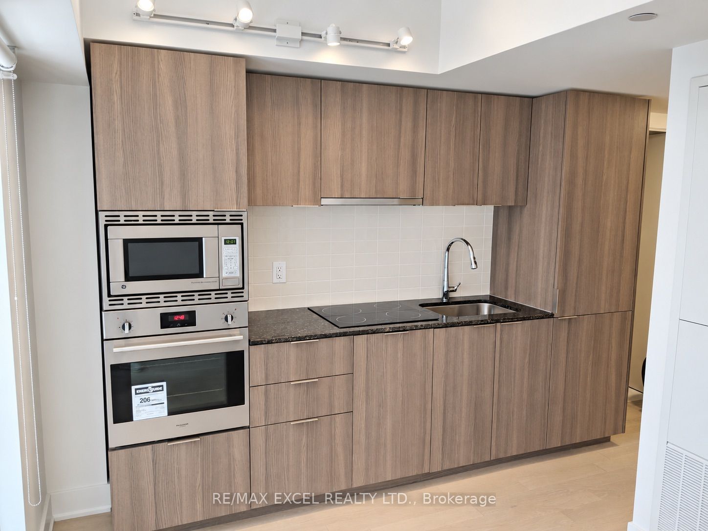 955 Bay Street 328, Toronto, ON M5S 0C6
