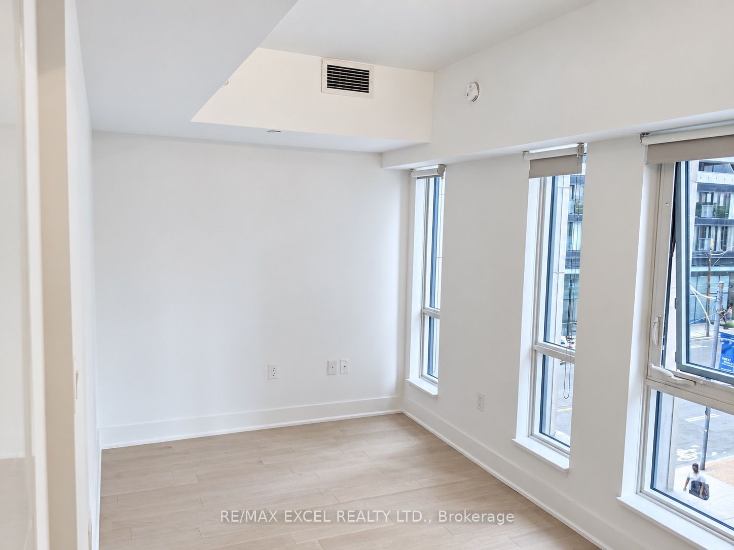 955 Bay Street 328, Toronto, ON M5S 0C6 photo 3