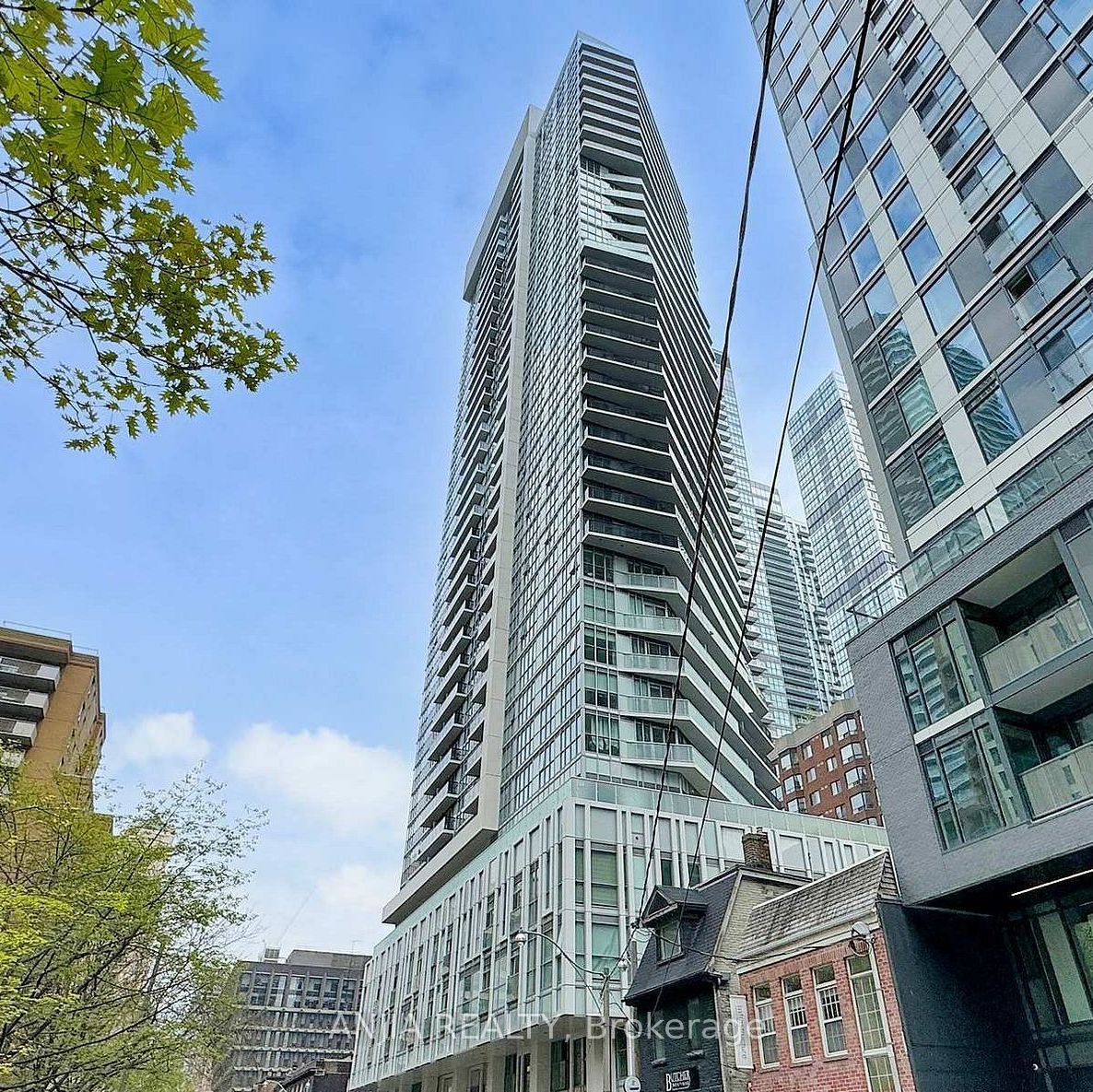 77 Mutual Street 206, Toronto, ON M5B 0E5