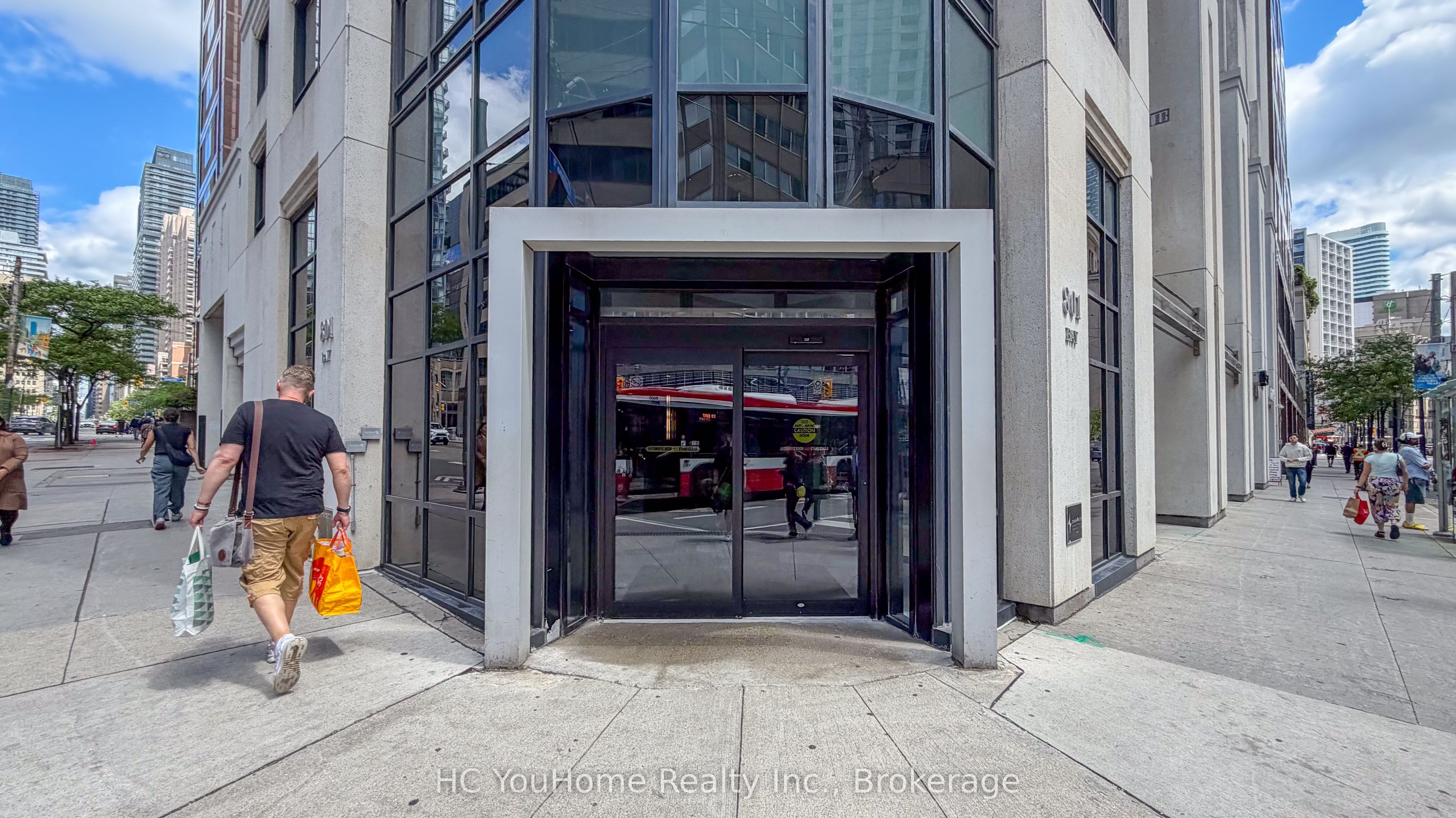 801 Bay Street 607, Toronto, ON M5S 1Y9 photo 2