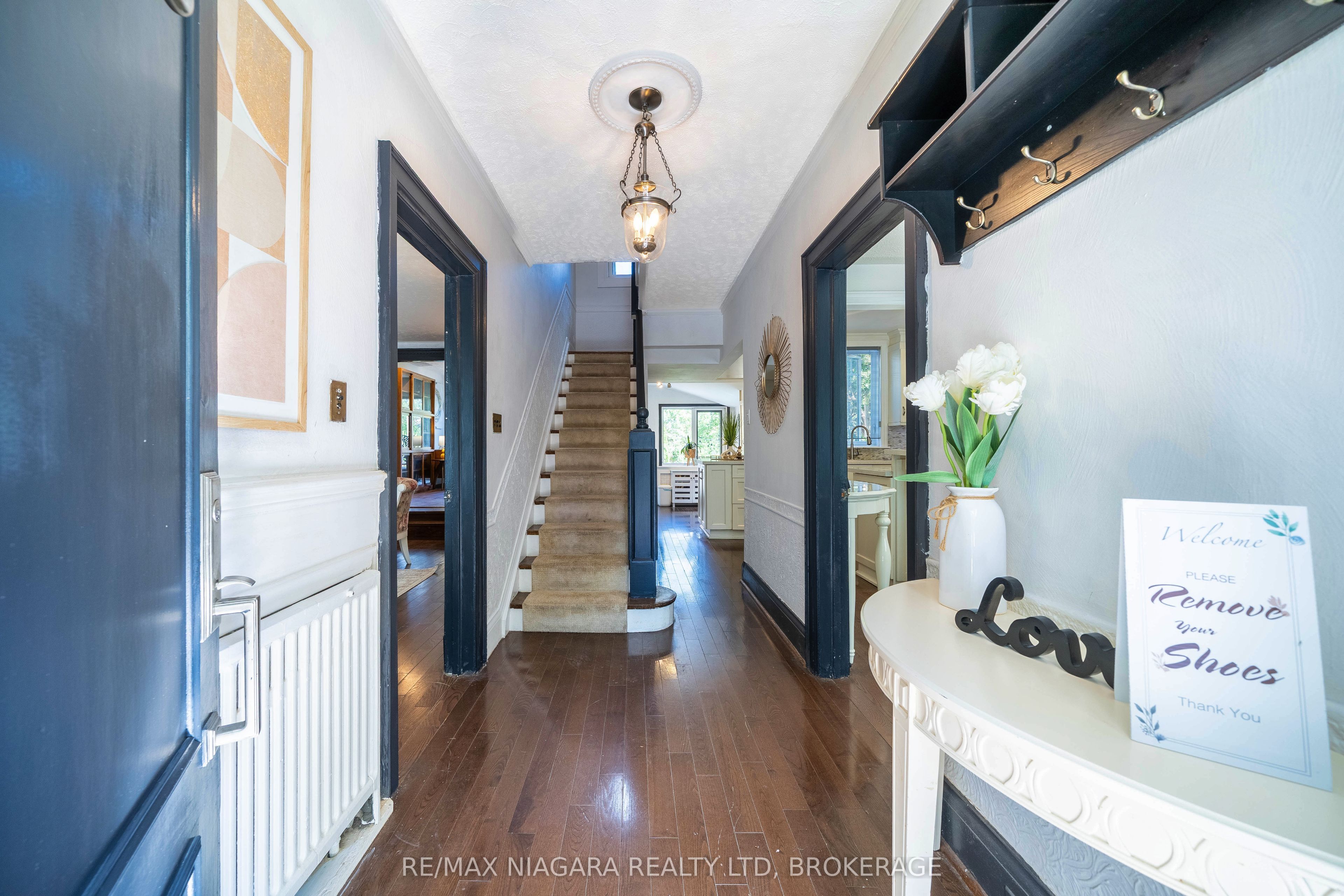 38 Yonge Boulevard, Toronto, ON M5M 3G5 photo 5