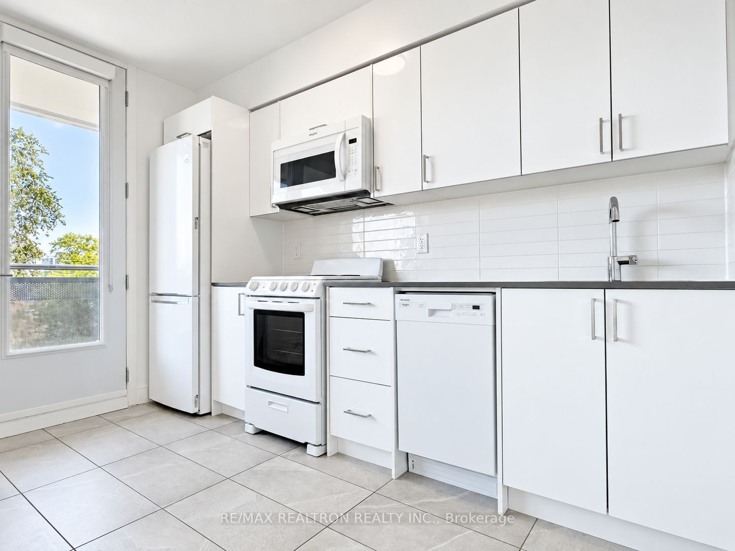 276 St George Street 503, Toronto, ON M5R 2P6 photo 3