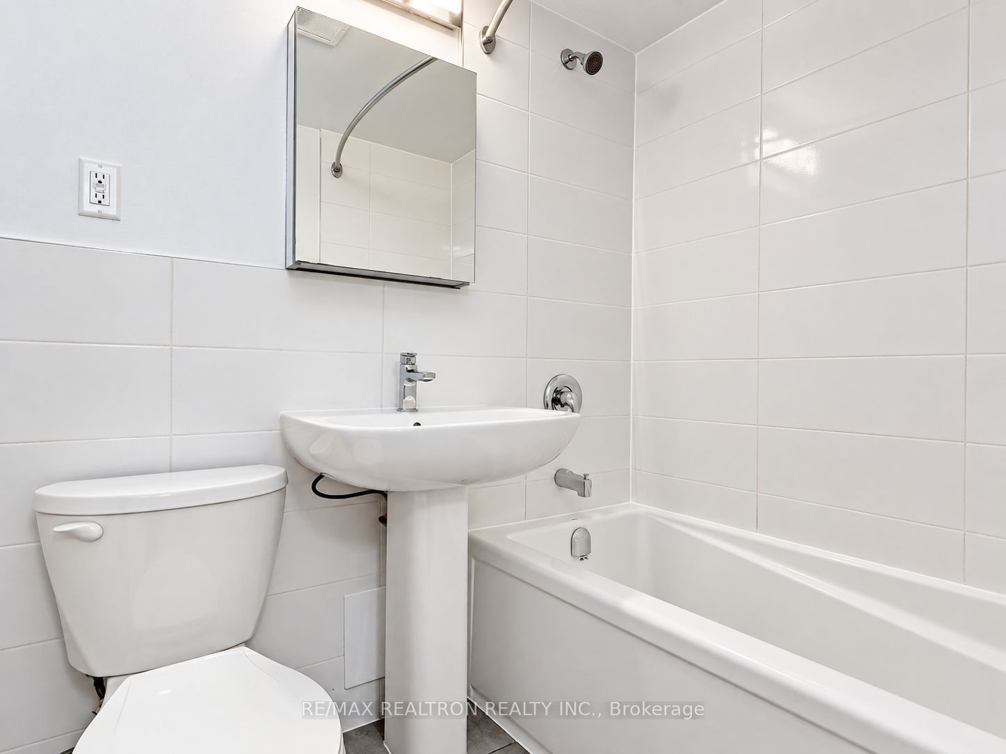 276 St George Street 503, Toronto, ON M5R 2P6 photo 4