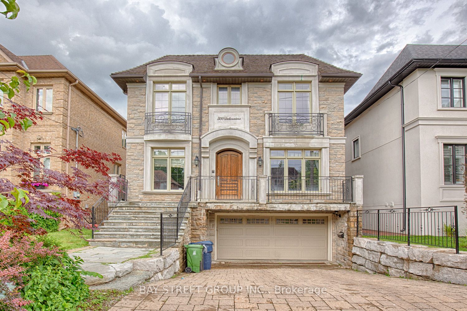 500 Deloraine Avenue, Toronto, ON M5M 2B8 photo 2