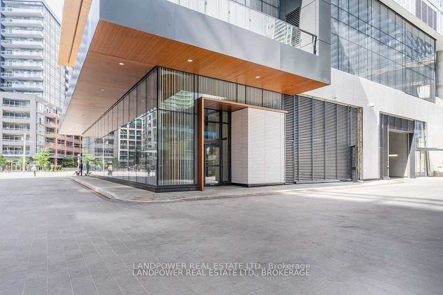 19 Bathurst Street 2006, Toronto, ON M5V 0N2