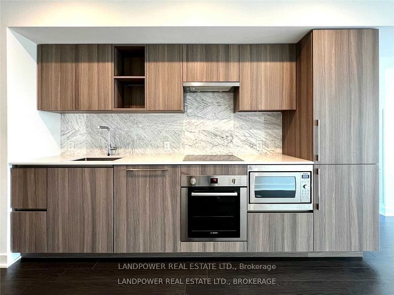19 Bathurst Street 2006, Toronto, ON M5V 0N2 photo 5