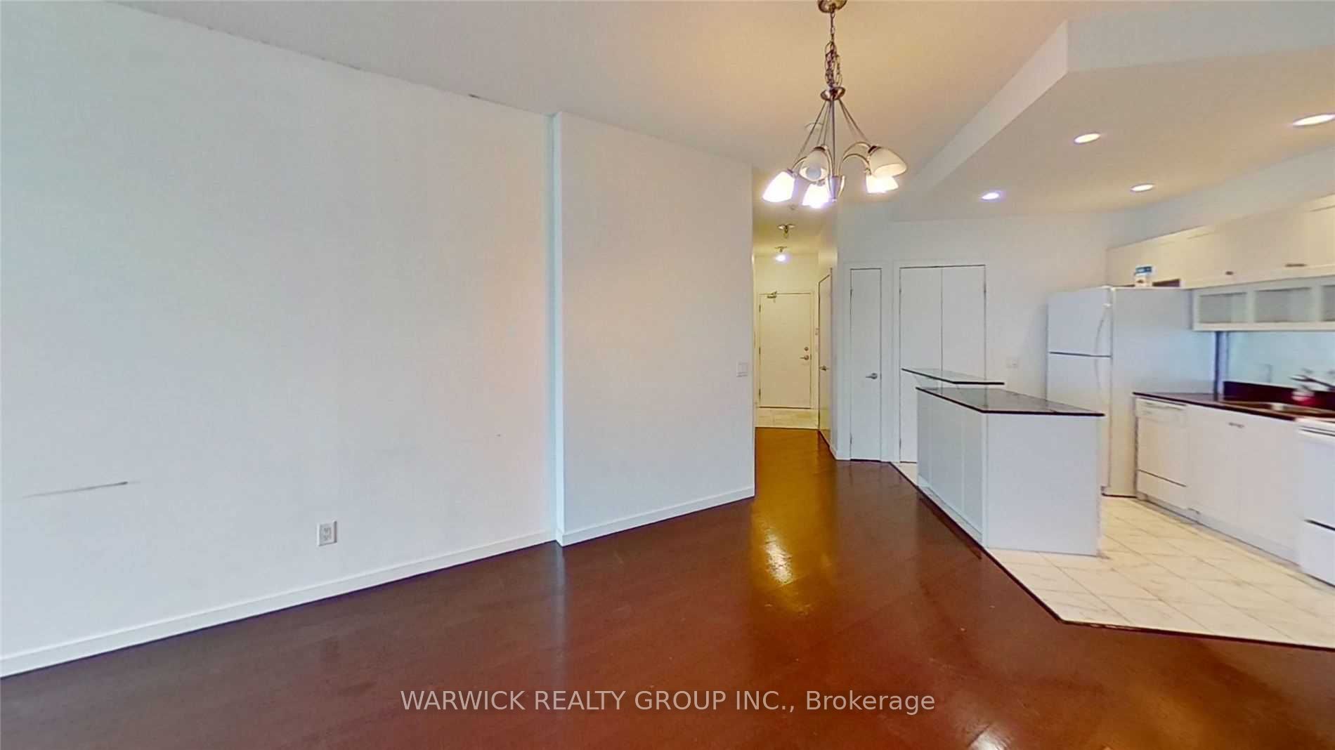 8 York Street 2103, Toronto, ON M5J 1R2 photo 3