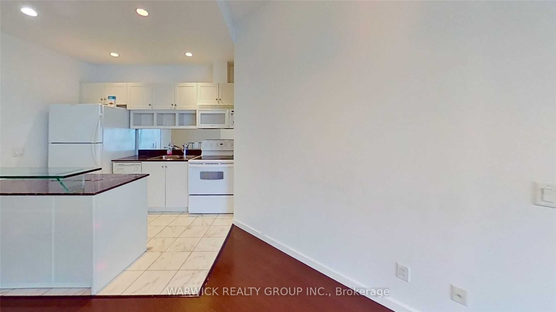 8 York Street 2103, Toronto, ON M5J 1R2 photo 4