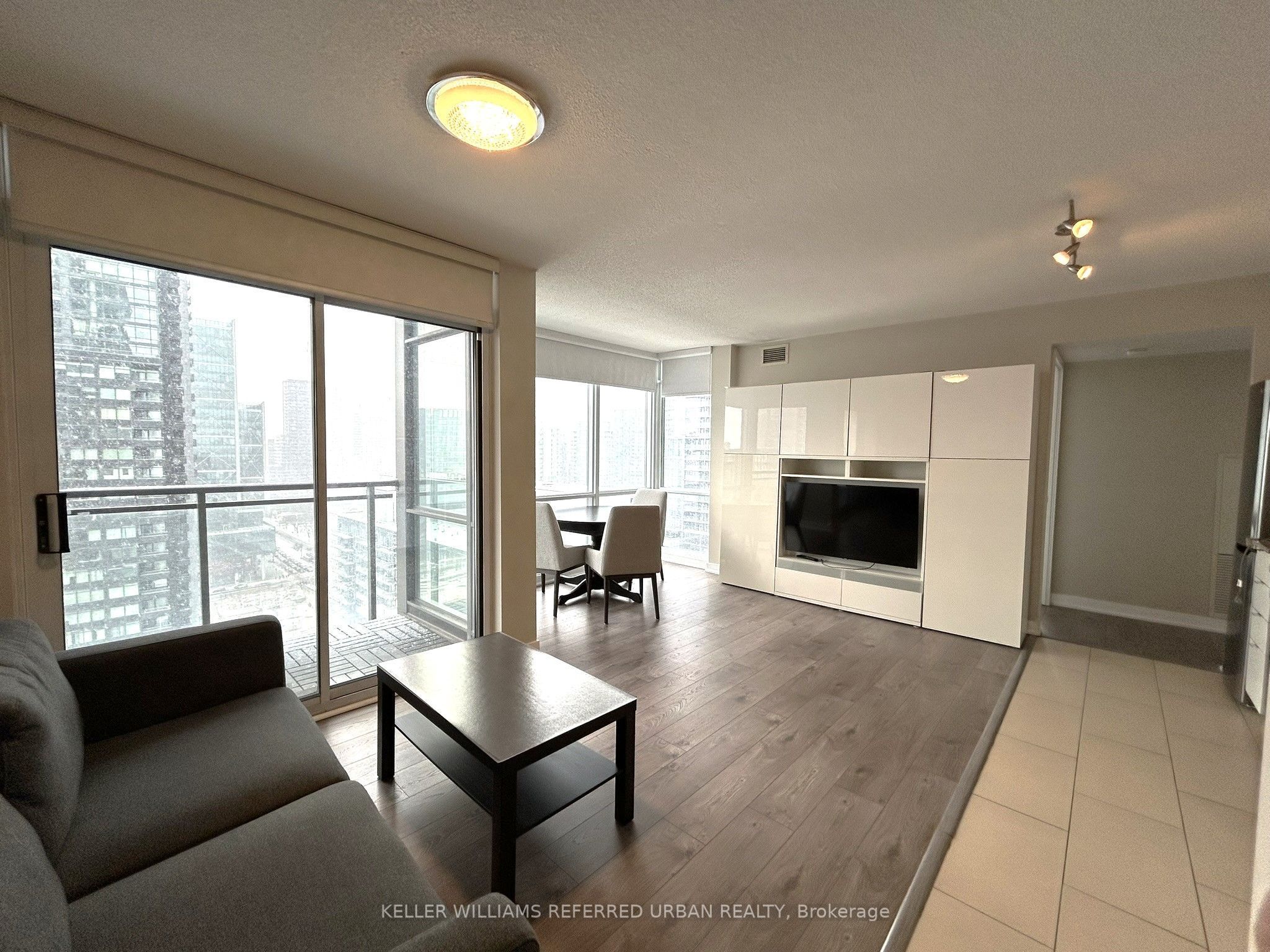 15 Fort York Boulevard 2906, Toronto, ON L1G 3J5 photo 2