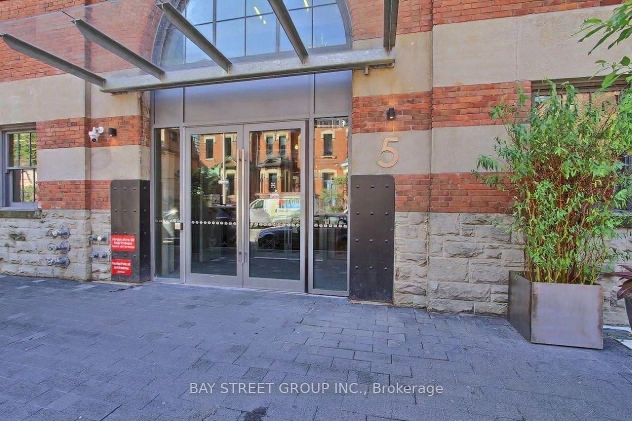 5 St Joseph Street 1511, Toronto, ON M4Y 0B6 photo 2