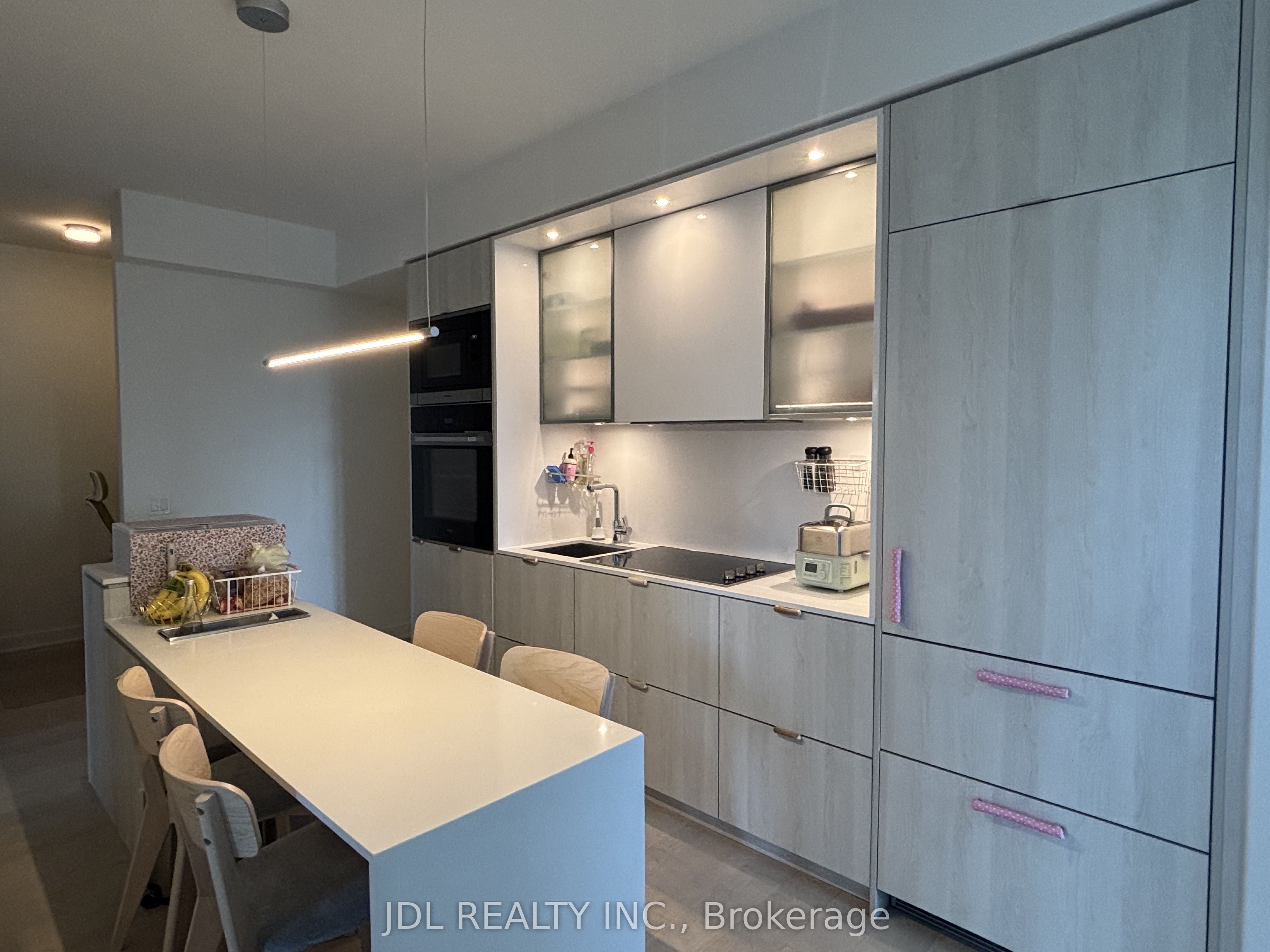 11 Yorkville Avenue 1110, Toronto, ON M4W 0B7 photo 4