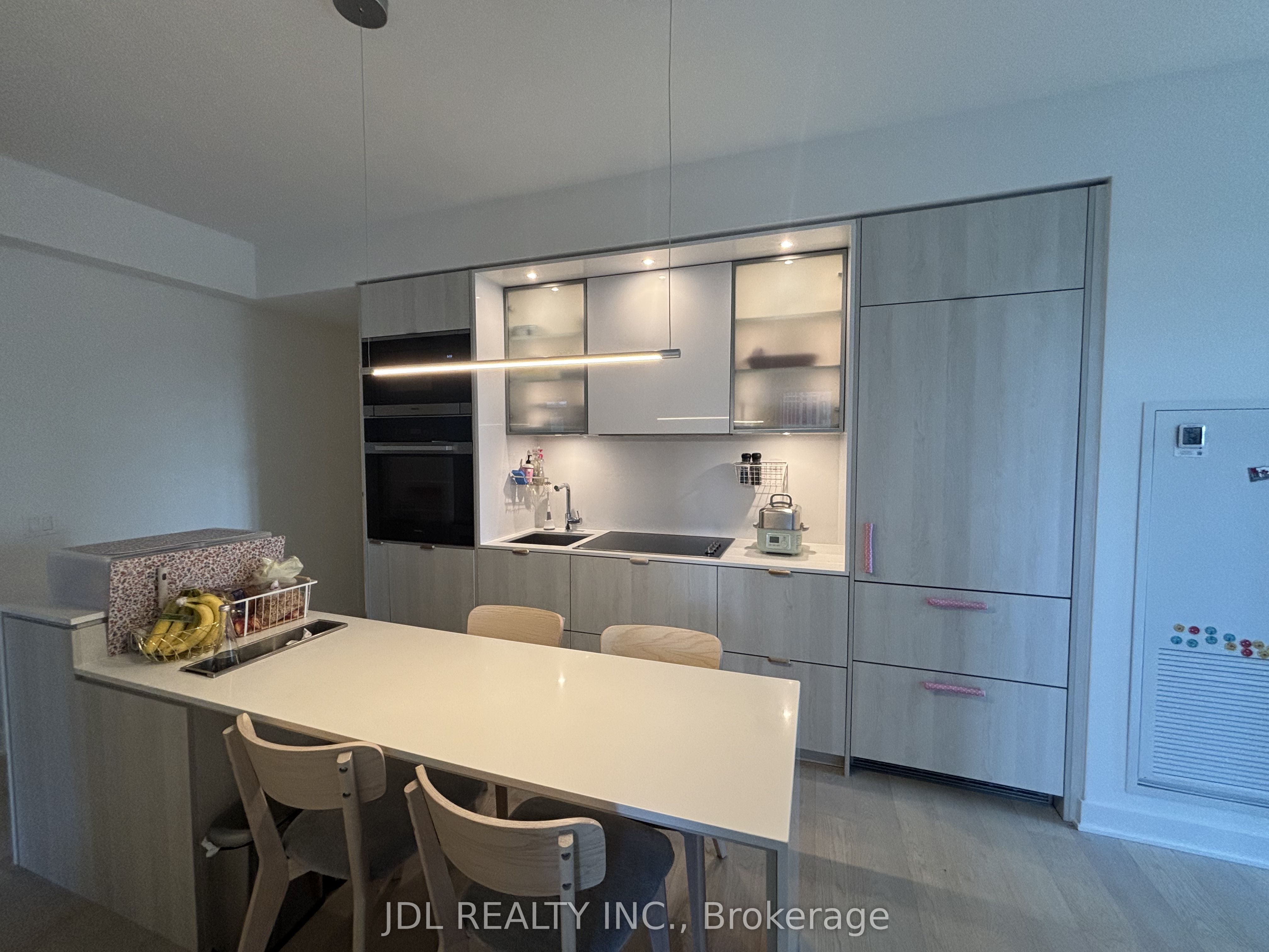 11 Yorkville Avenue 1110, Toronto, ON M4W 0B7 photo 5