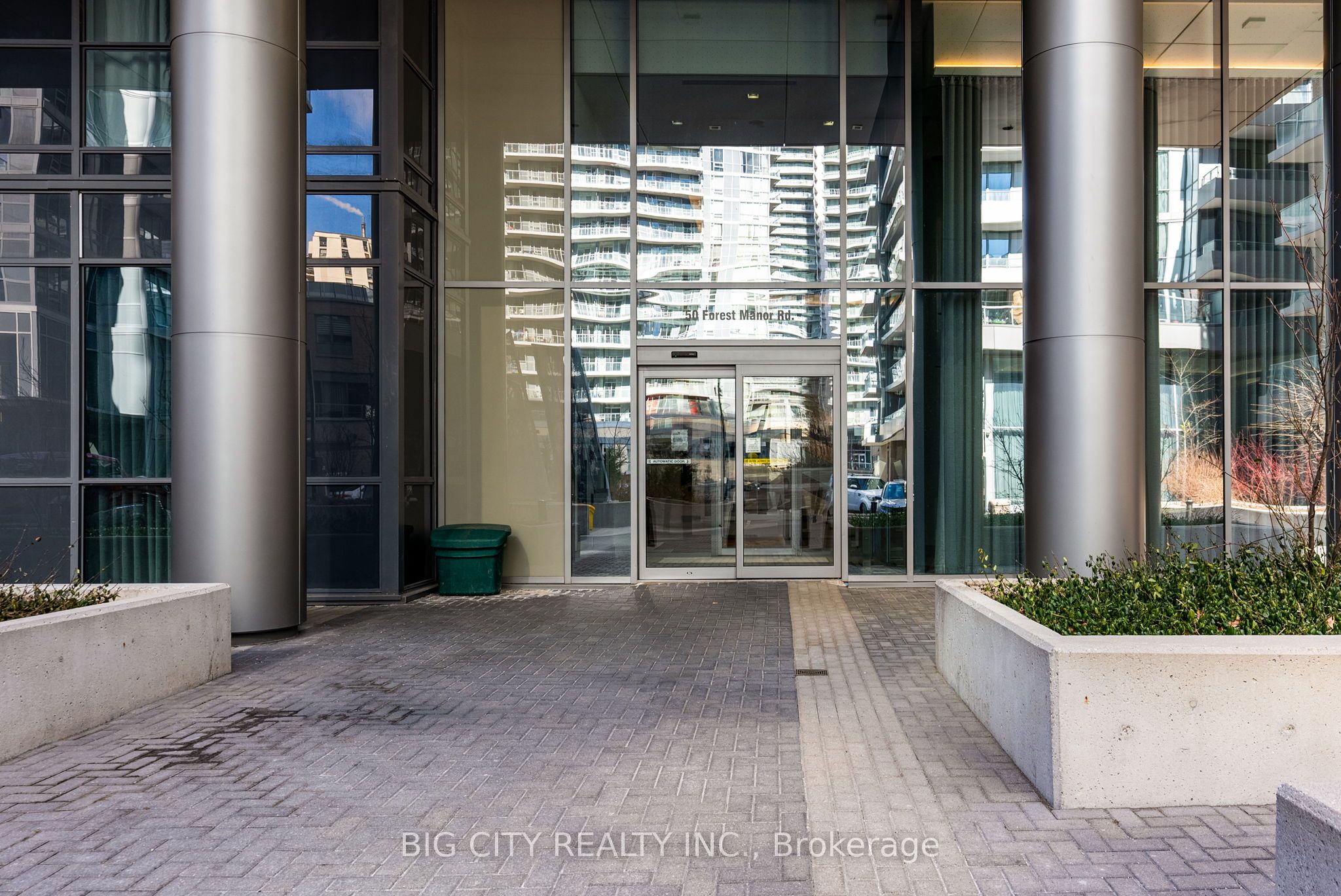 50 Forest Manor Road 1004, Toronto, ON M2J 0E3 photo 3