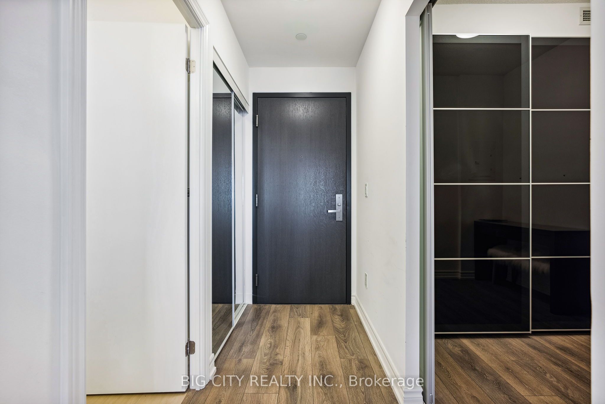 50 Forest Manor Road 1004, Toronto, ON M2J 0E3 photo 5