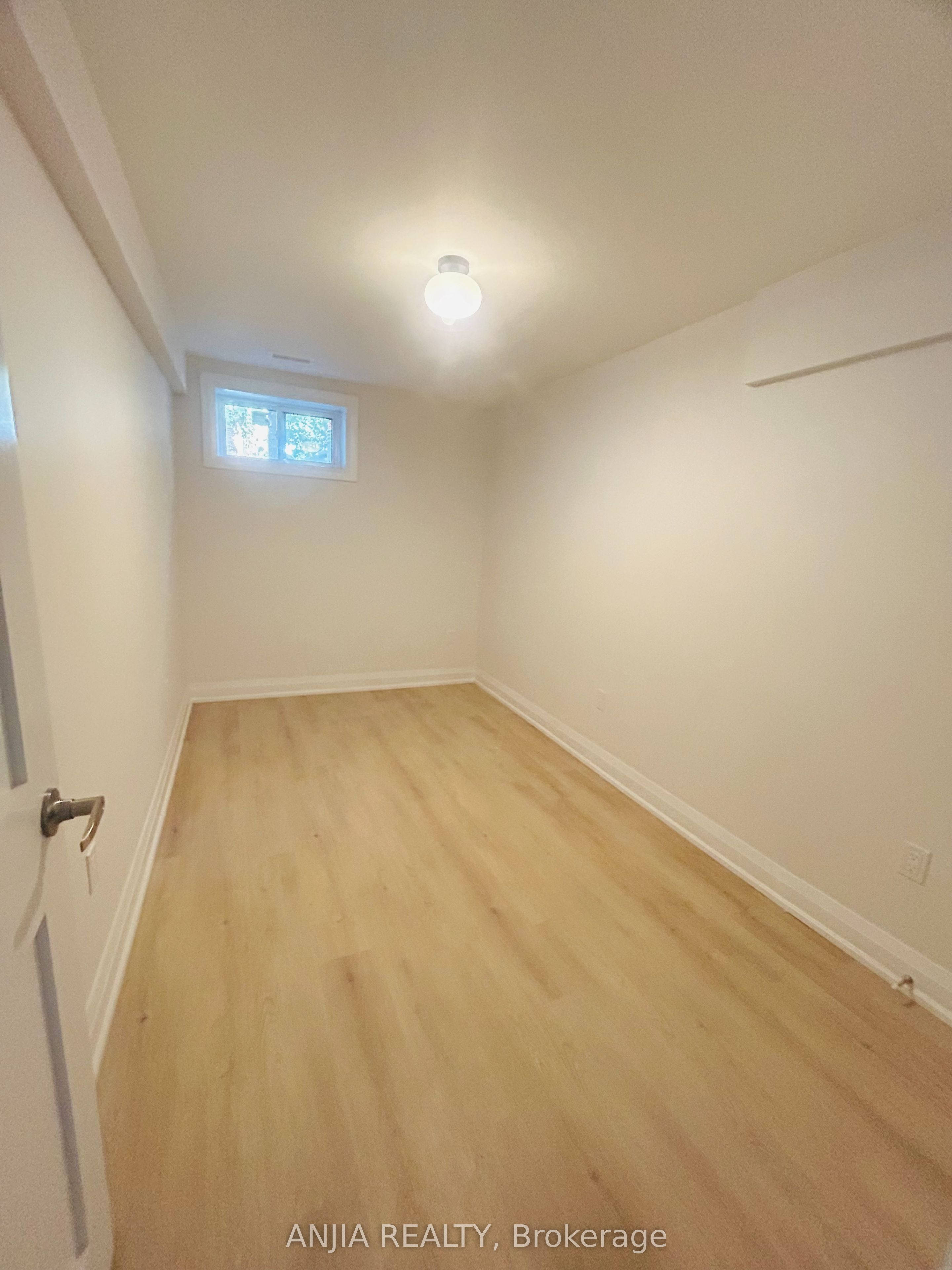 310 Hillsdale Avenue E, Toronto, ON M4S 1T8 photo 4