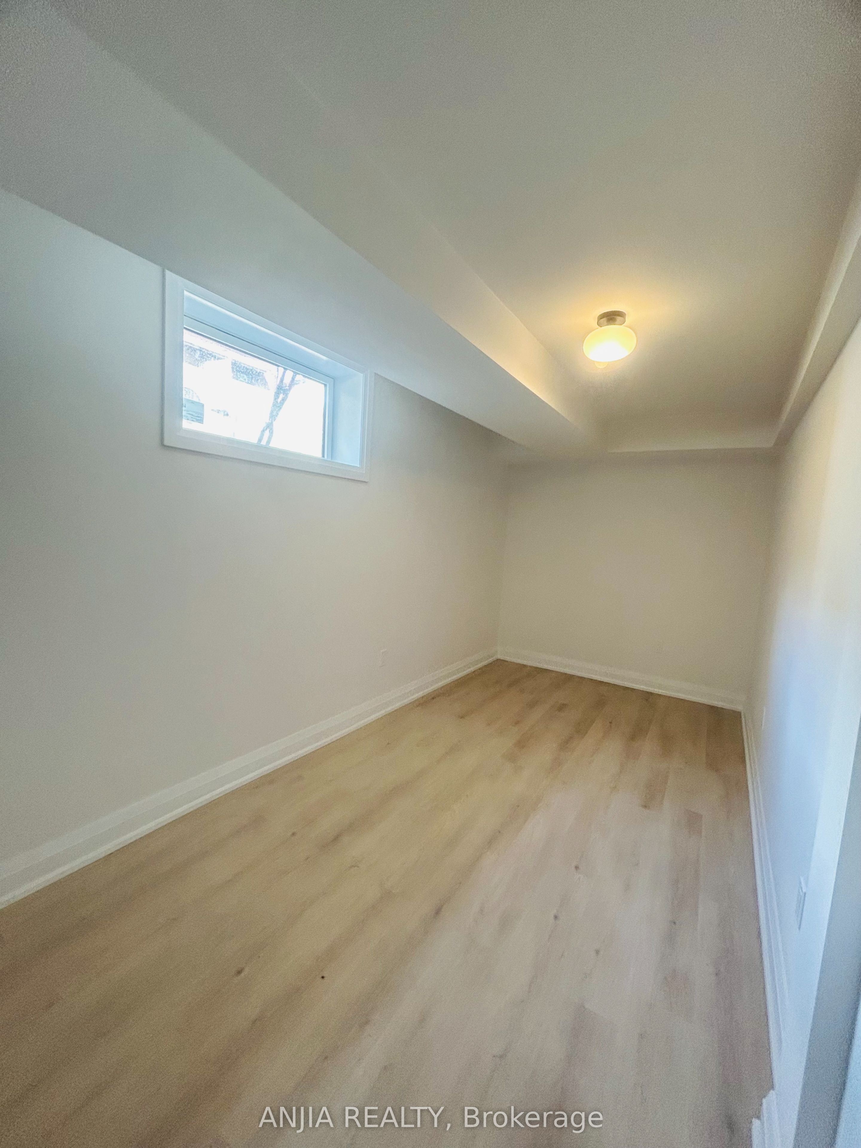 310 Hillsdale Avenue E, Toronto, ON M4S 1T8 photo 5