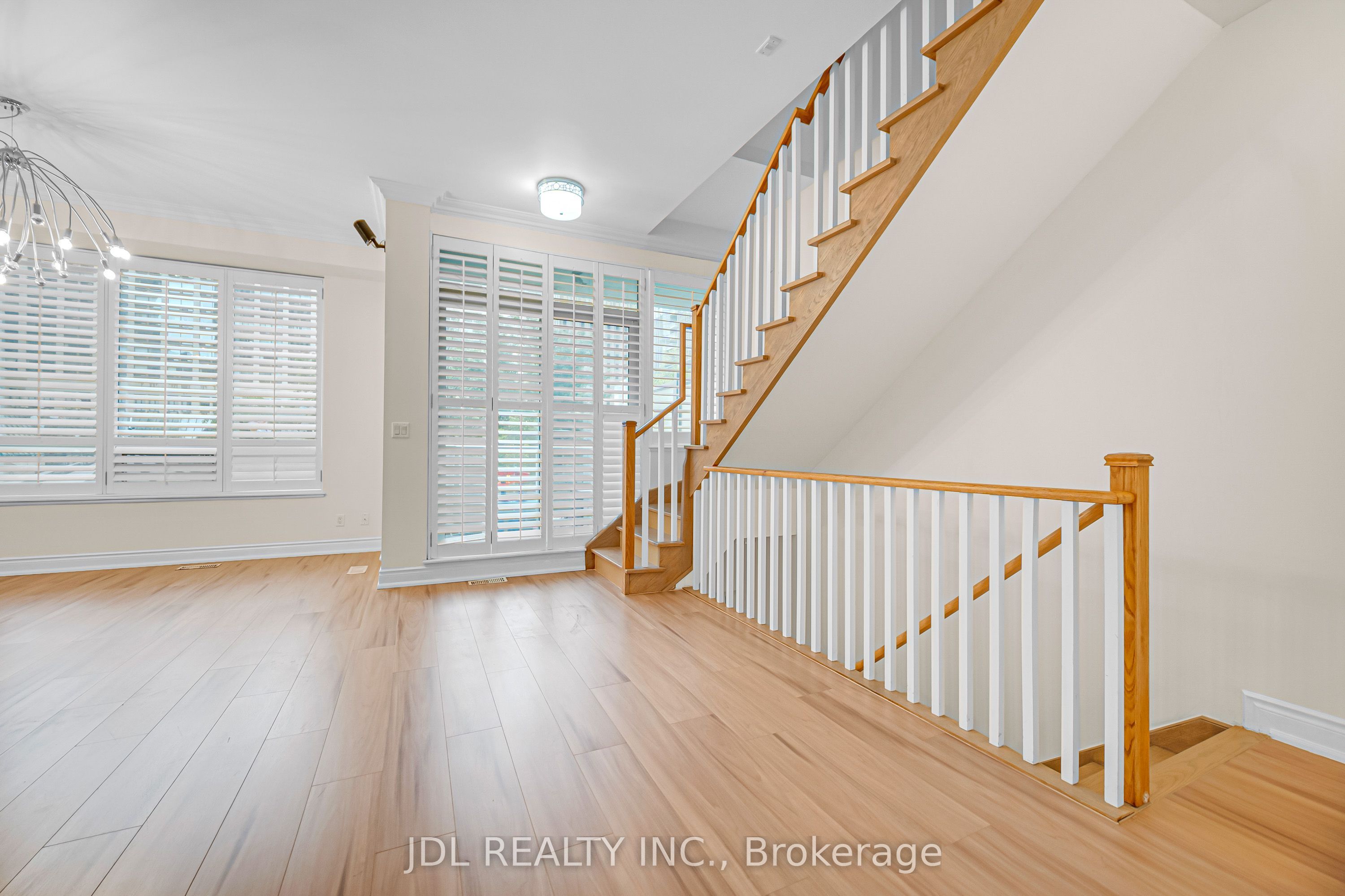 761 Bay Street TH07, Toronto, ON M5G 2R2 photo 4