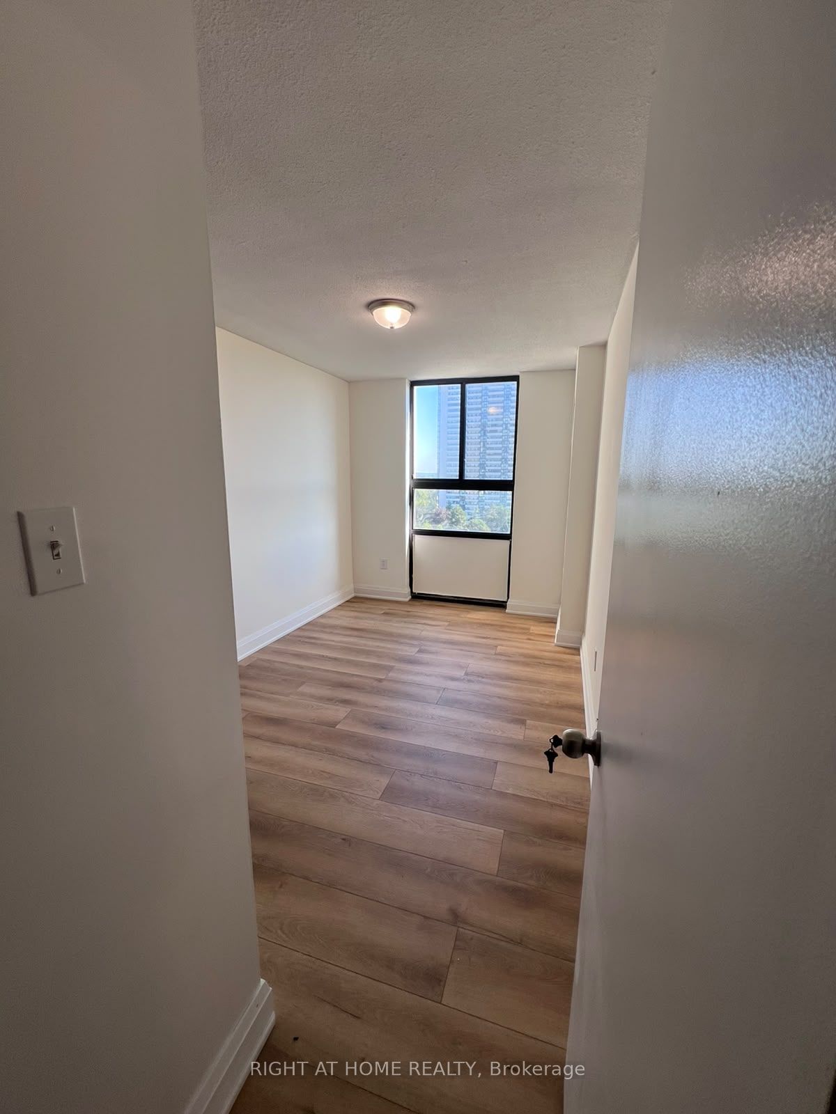350 Seneca Hill Drive 1602 - Room, Toronto, ON M2J 4S7 photo 3
