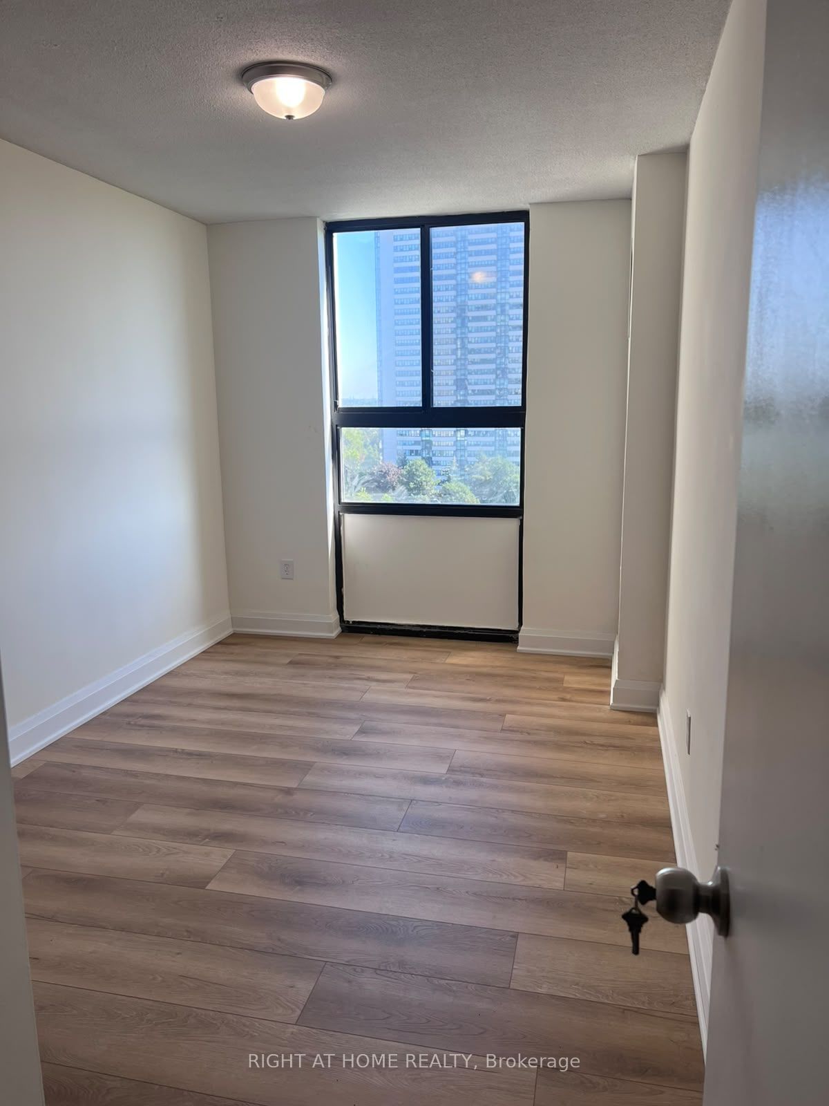 350 Seneca Hill Drive 1602 - Room, Toronto, ON M2J 4S7 photo 4
