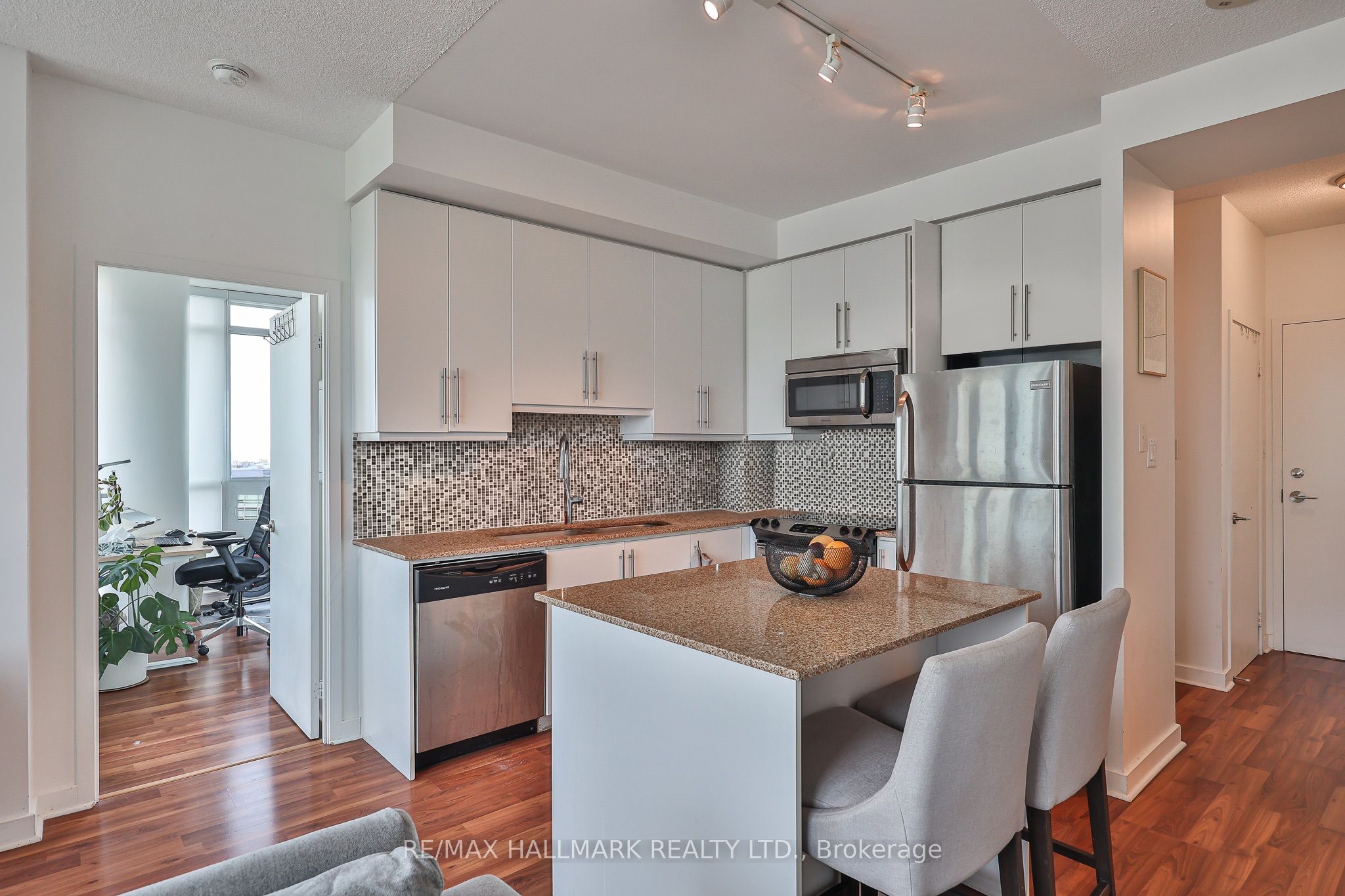 1171 Queen Street W 1309, Toronto, ON M6J 0A5 photo 3