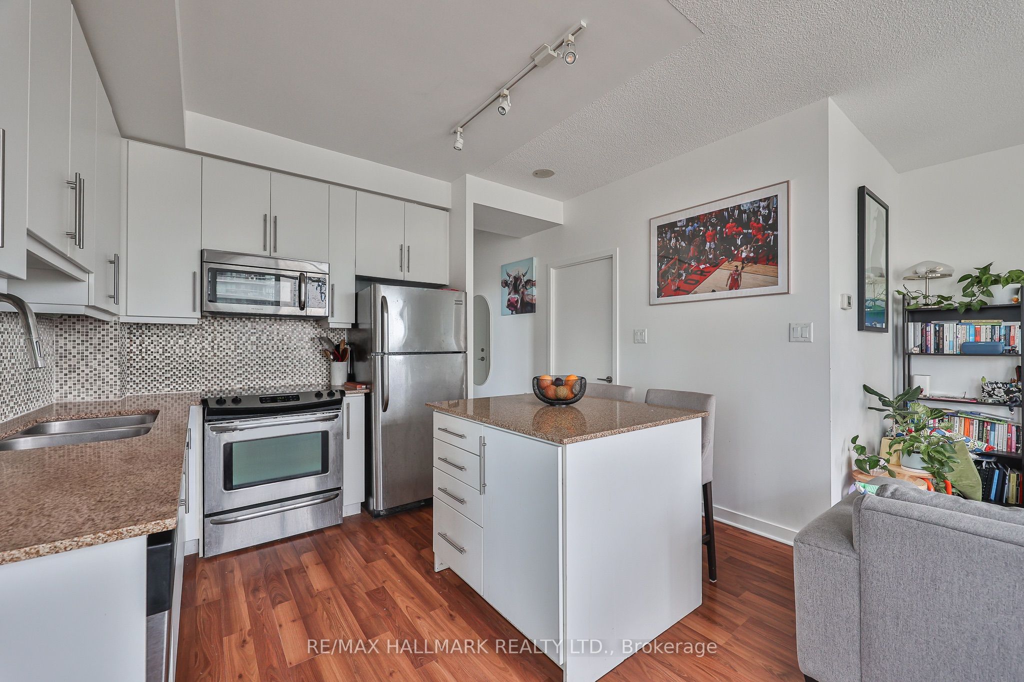 1171 Queen Street W 1309, Toronto, ON M6J 0A5 photo 4
