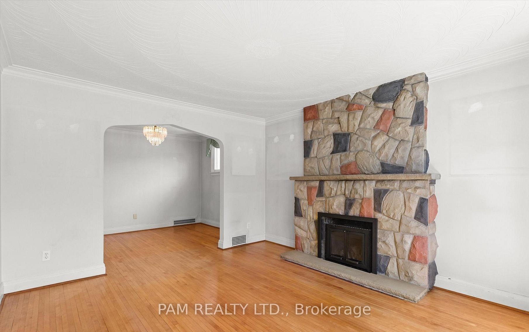 42 Parklea Drive, Toronto, ON M4G 2J6 photo 4