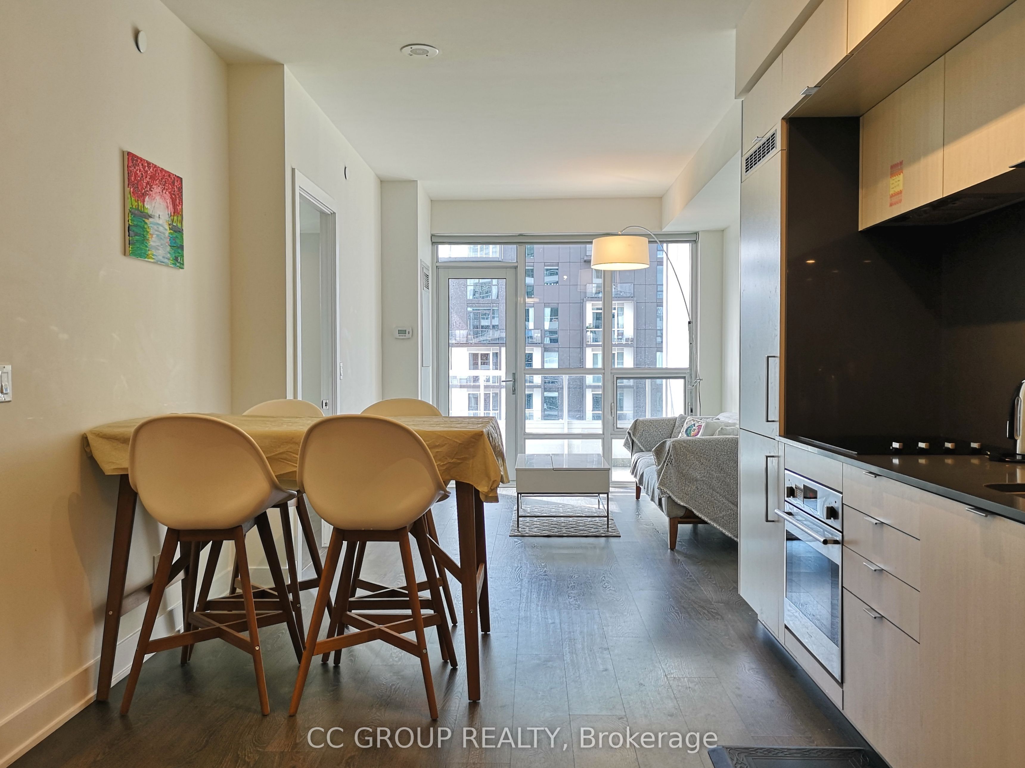 38 Cameron Street 801, Toronto, ON M5T 0C3 photo 3
